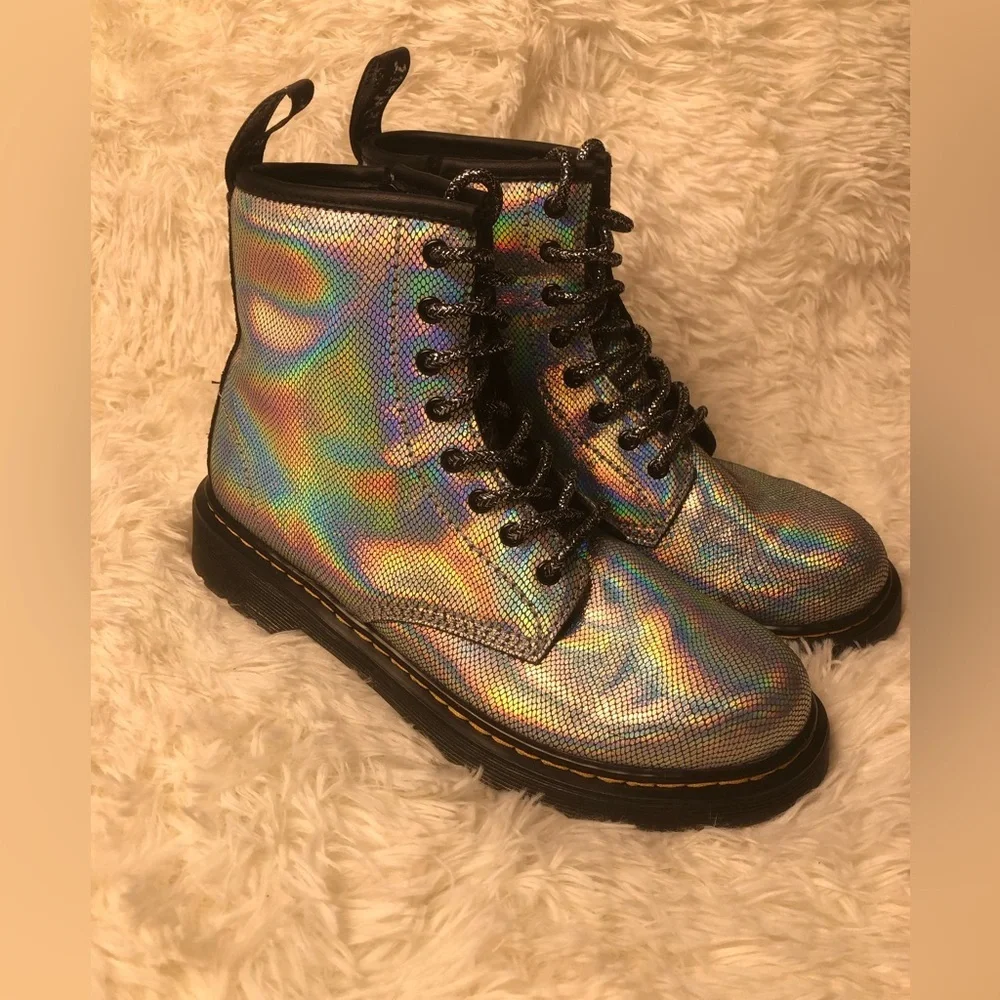🪩💿Dr. MartensYOUTH 1460 IRIDESCENT LEATHER LACE UP BOOTS size 4 🪩💿 - Picture 4 of 16